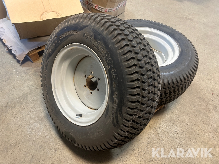 Däck till en Shibaura Bridgestone 29X12.00-15 2st