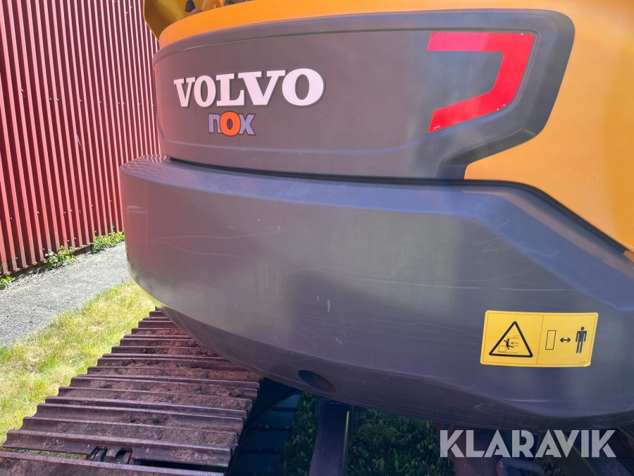 Grävmaskin Volvo ECR88D med långa stickan och tiltrotator