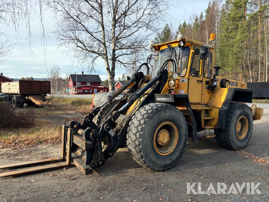 Hjullastare Volvo BM L90 med våg