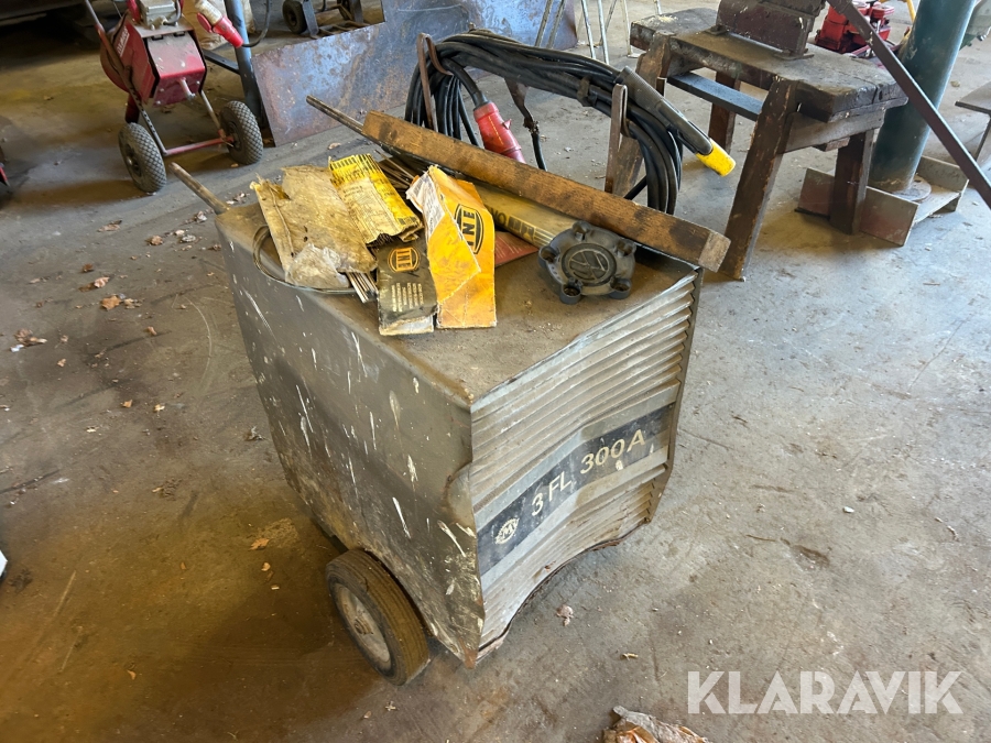 Svets EMV 3 FL 300 A