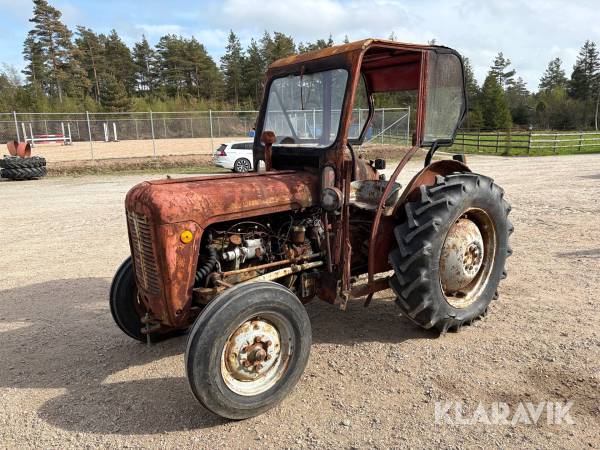 Traktor Massey Ferguson 35X