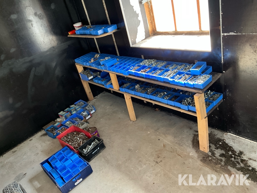 Stort parti bultar och muttrar