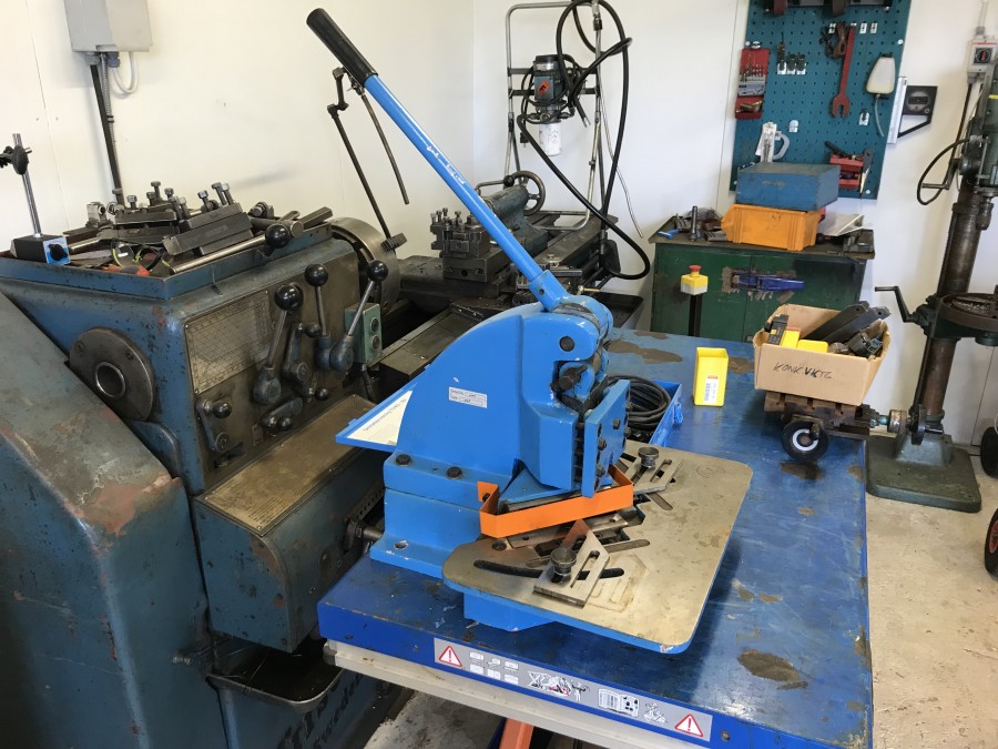 Hörnklipp plåt Knuth AKM