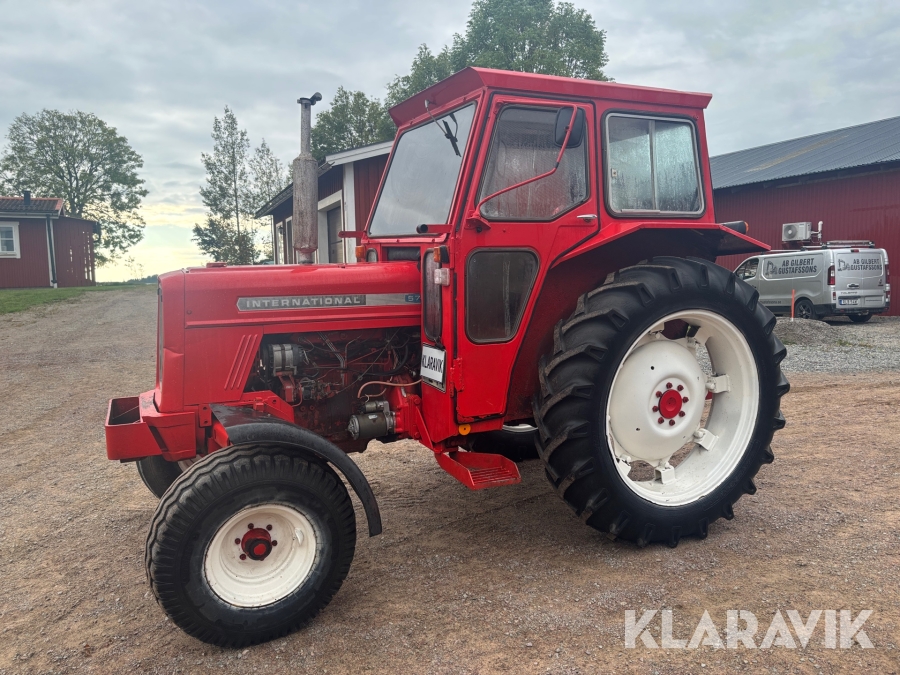 Traktor International 574