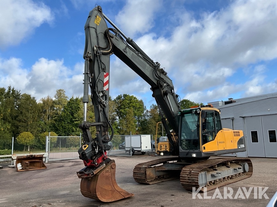 Grävmaskin Volvo EC210CL med redskap