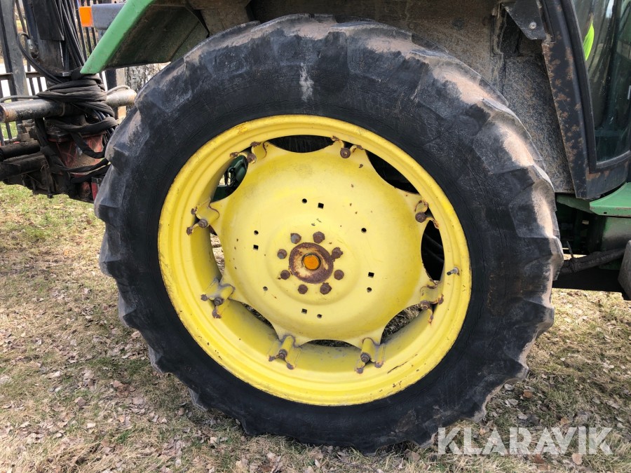 Traktor John Deere 2250 4WD med lastare