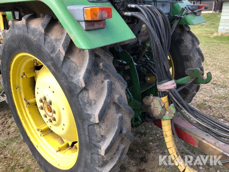 Traktor John Deere 2250 4WD med lastare