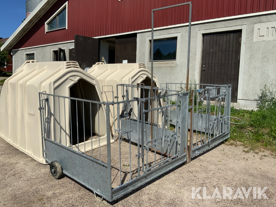 Kalvhydda med förgård Calf-Tel