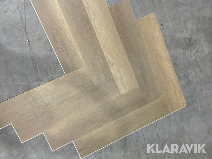 Vinylgolv mörk ek Fiskbensmönster 162m2