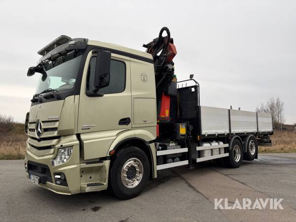Kranbil / Brädgårdsbil Mercedes-Benz Actros 2542