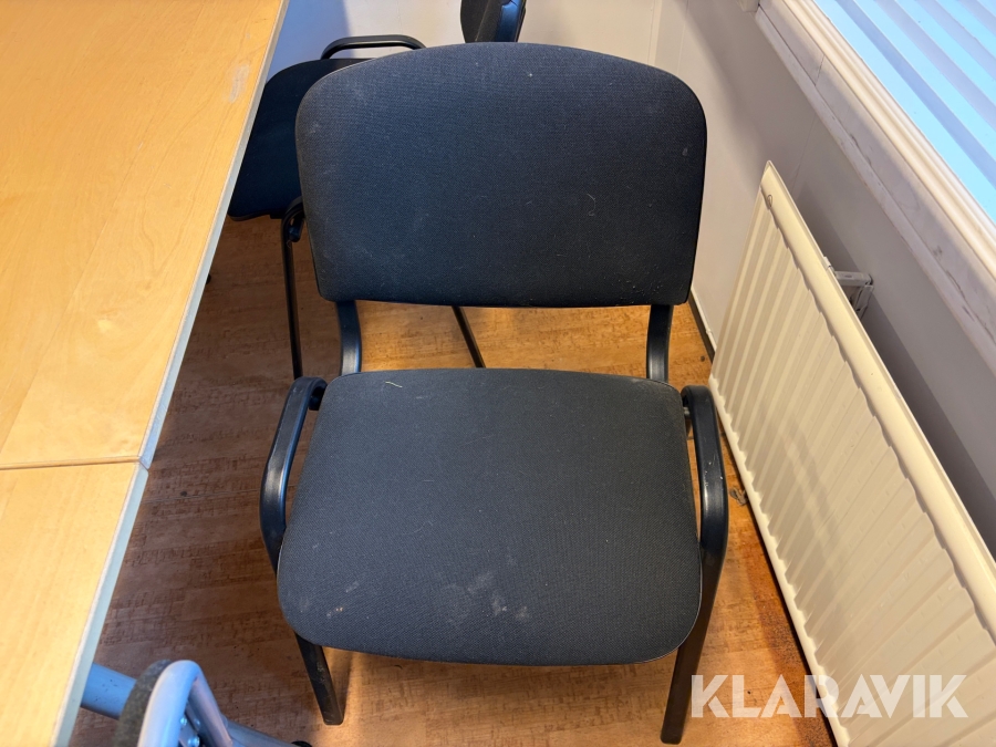 Bord och stolar till personalrum