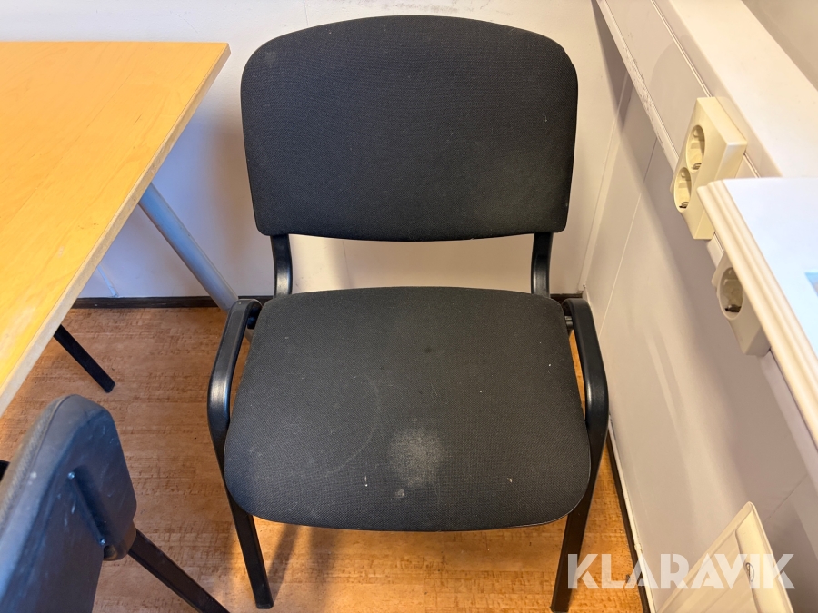 Bord och stolar till personalrum