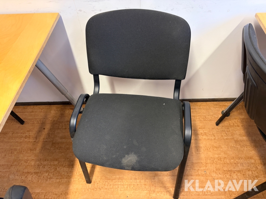 Bord och stolar till personalrum