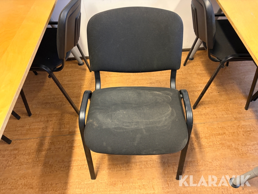 Bord och stolar till personalrum