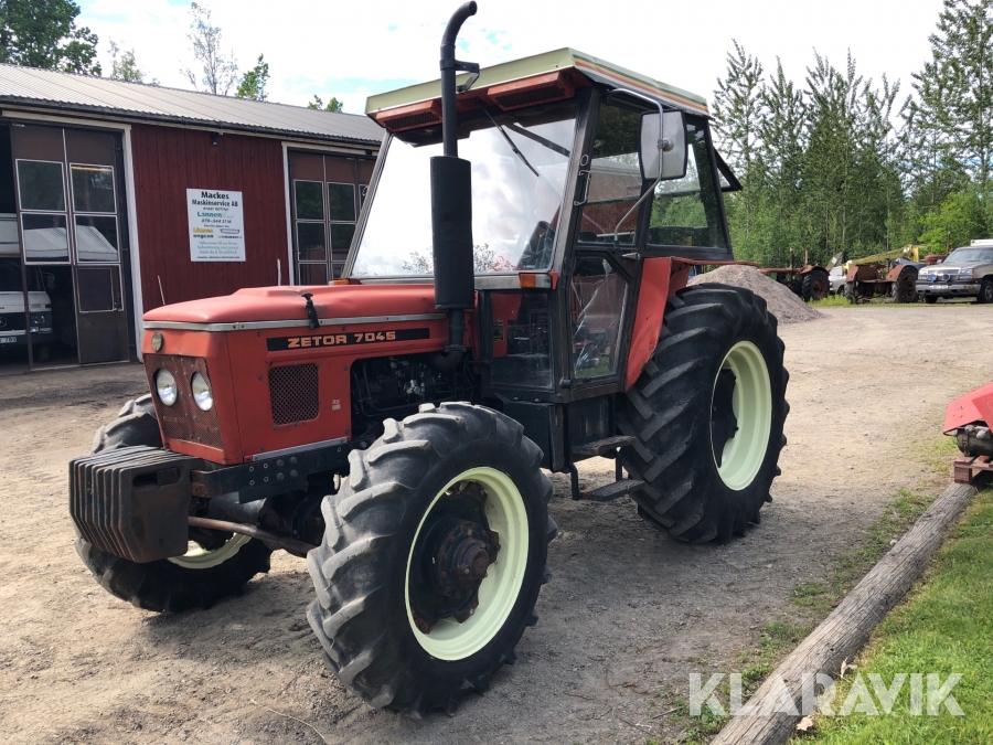 Traktor Zetor  7045 