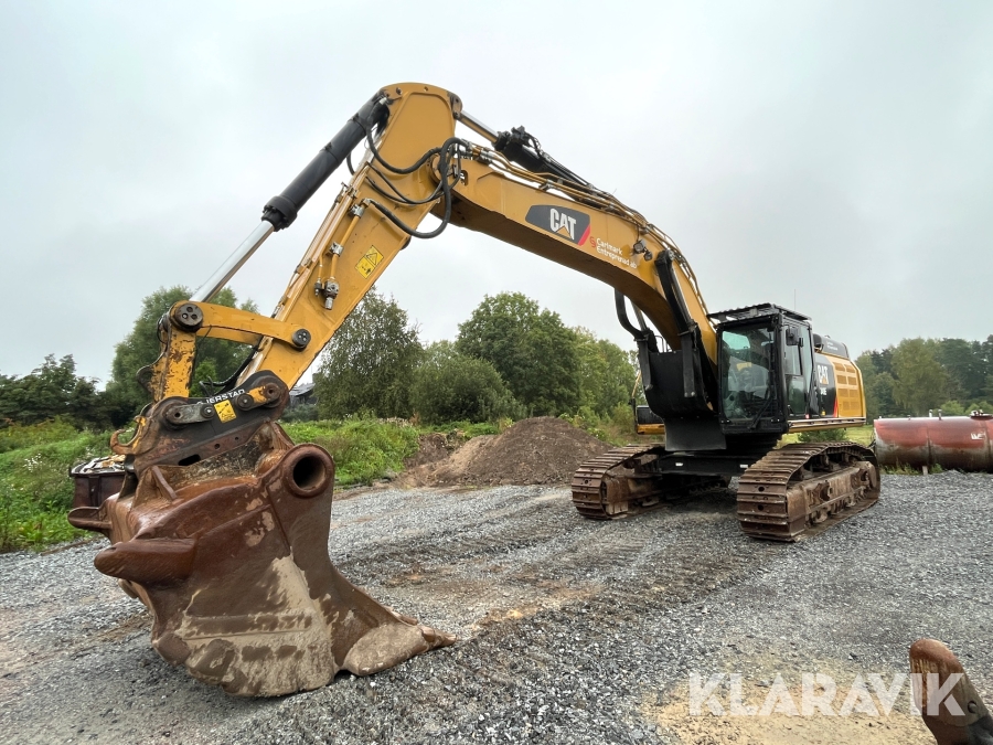 Grävmaskin CAT 349E med redskap