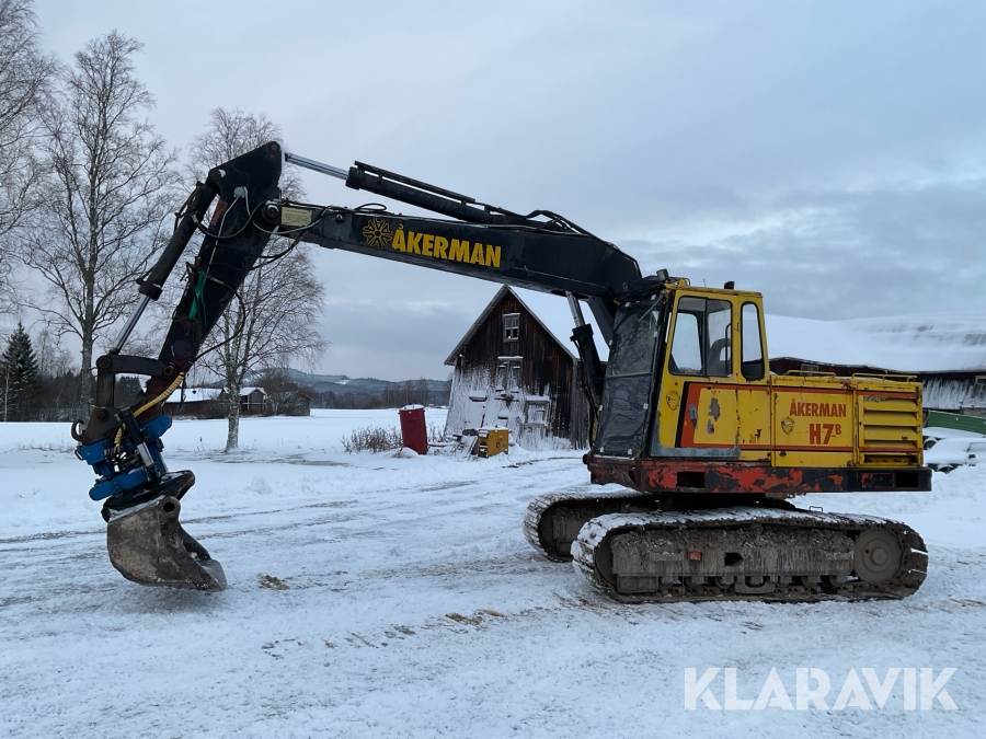 Grävmaskin Åkerman H7B med redskap