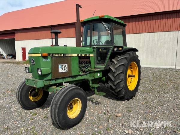 Traktor John Deere 4040