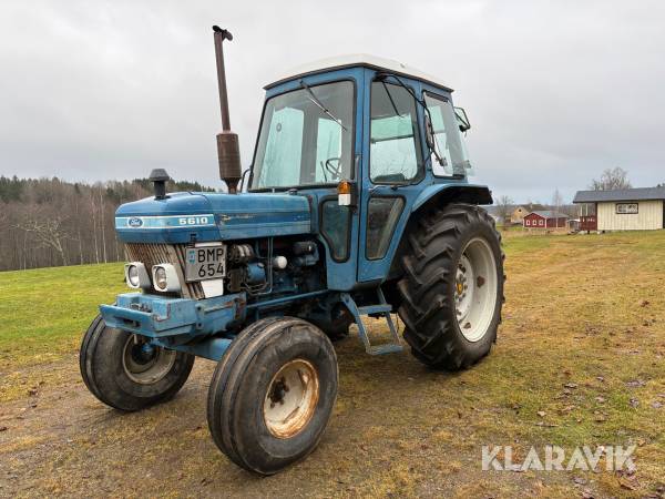 Traktor Ford 5610