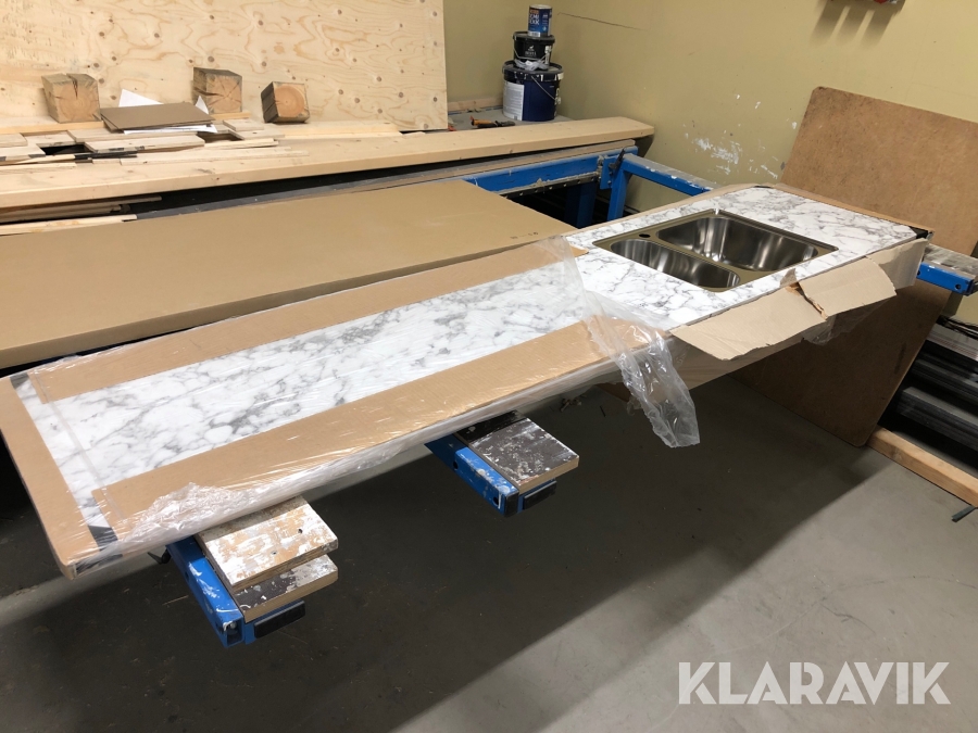 Bänkskiva med diskho Marbodal