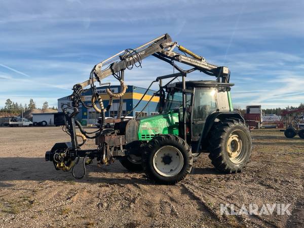 Skogstraktor Valtra Valmet 6250-4 med stegmatare