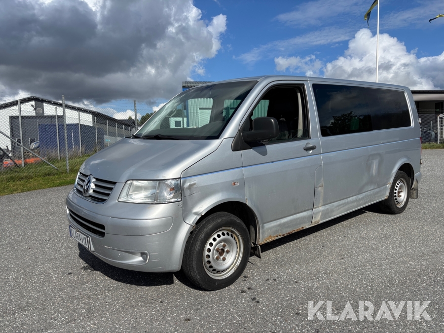 Skåpbil Volkswagen Transporter Kombi T30 2.5 TDI 174 hk 5-sits