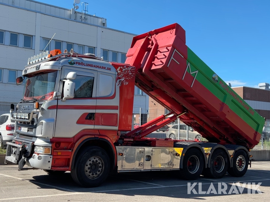 Lastväxlare Scania R500 8x4 med flak Euro 6