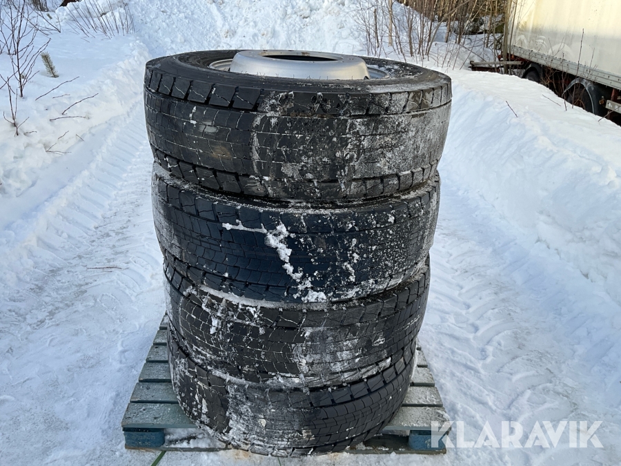 Däck Goodyear Pullmax D med fälg 4 st