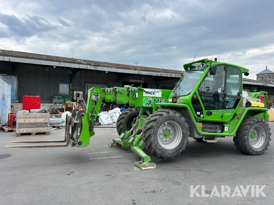 Teleskoplastare Merlo P40.17 med pallgafflar