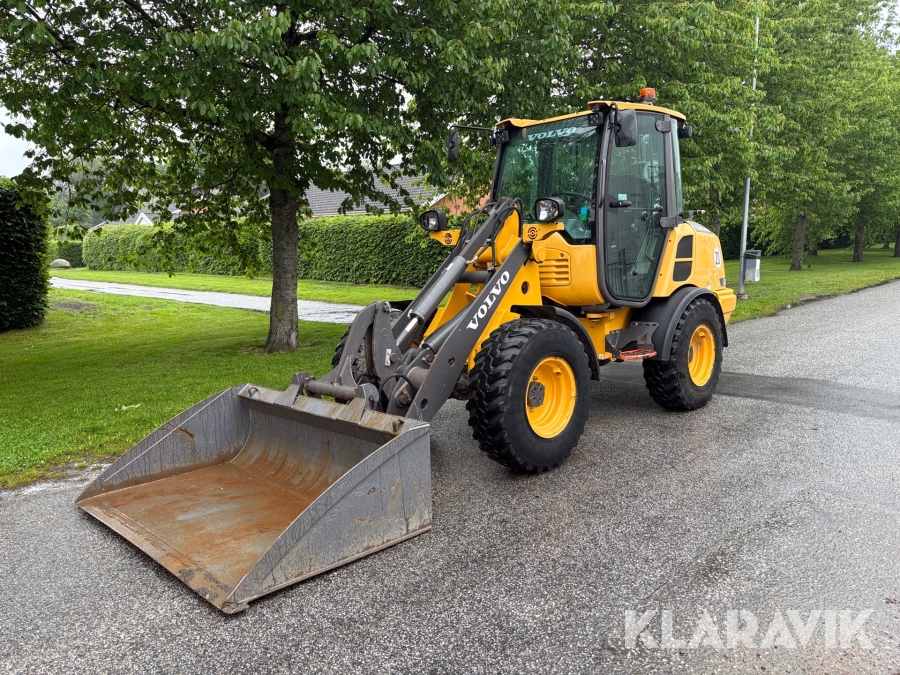 Hjullastare Volvo L25F med redskap