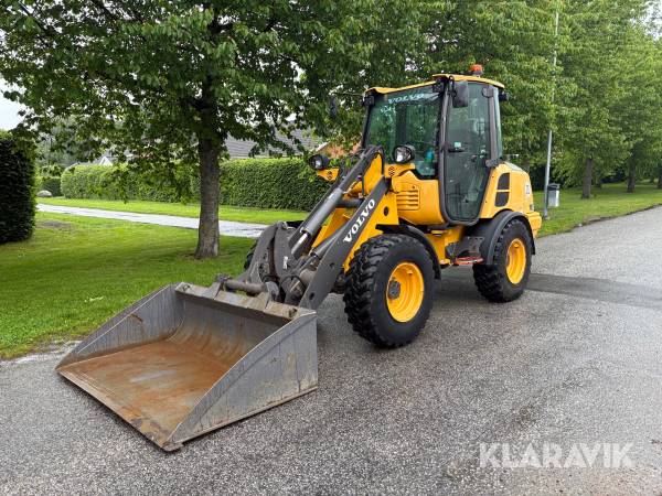 Hjullastare Volvo L25F med redskap