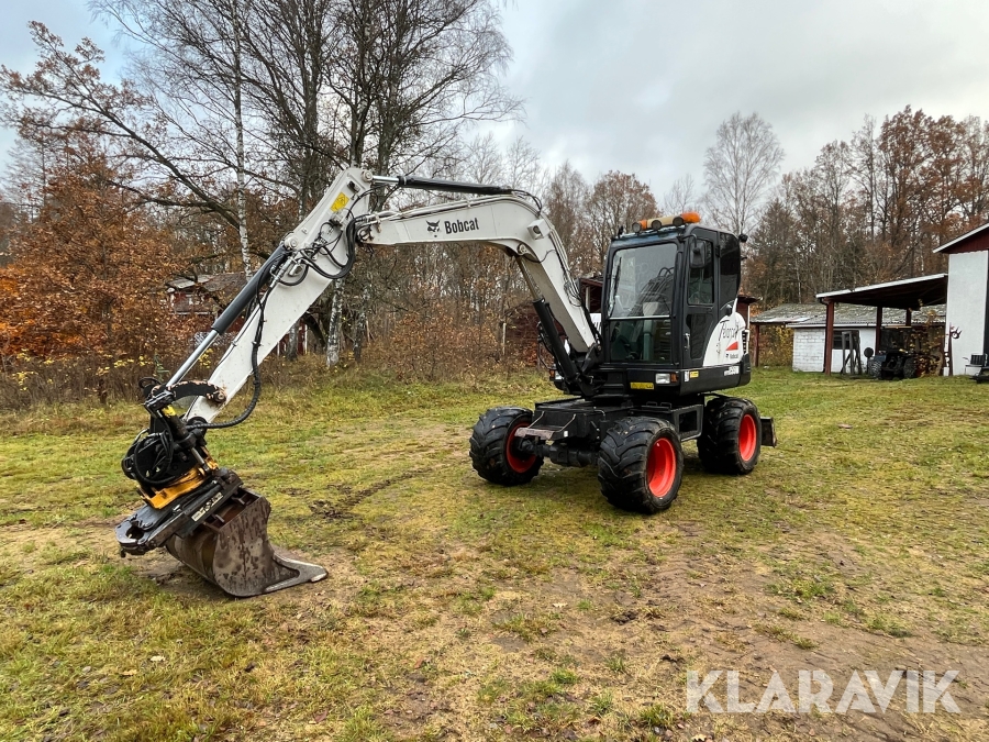 Grävmaskin Bobcat E55W med tiltrotator, redskap & vagn