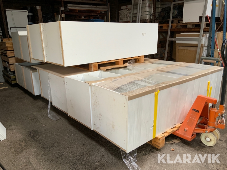 Garderober Marbodal Solid vit 7st +3st