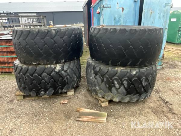Entreprenaddäck med fälg Bridgestone 650/65 R25 4 st