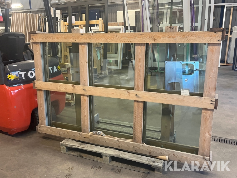 Glasparti med isolerglas 1127x1952