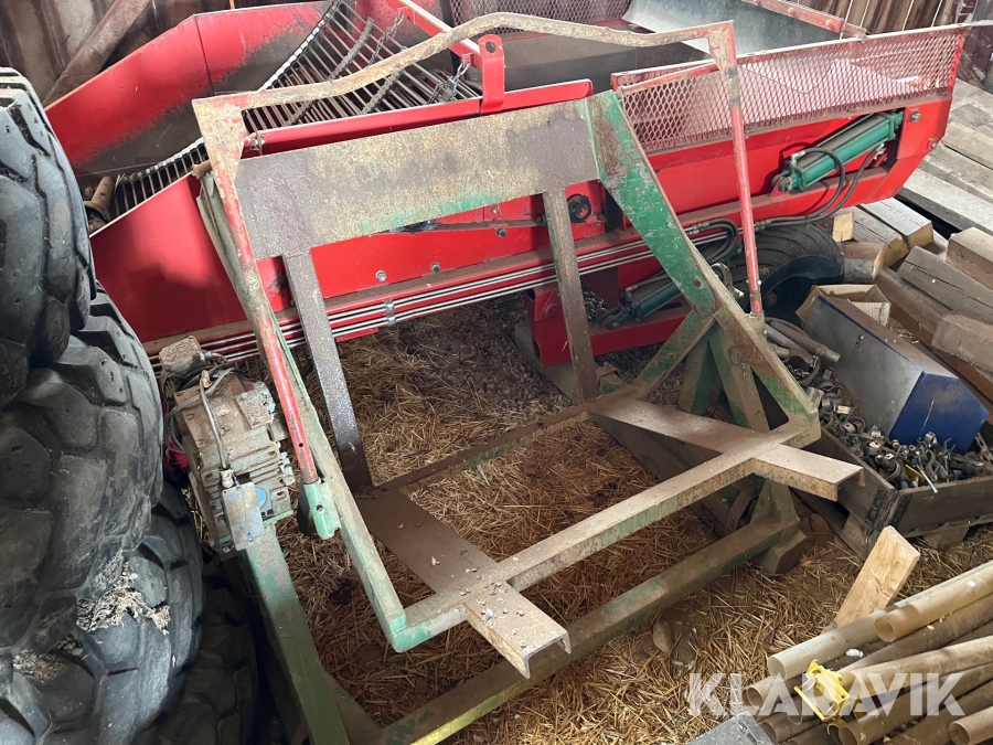 Lådvändare Daggarps Motorservice E6 för 5-700-kg lådor, eldrift