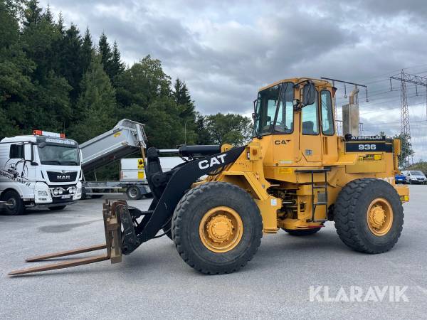 Hjullastare CAT 936 med skopa & gafflar