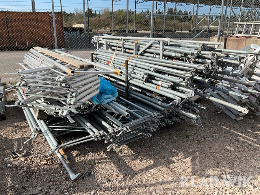 Byggställningsmaterial Monzon parti med olika delar