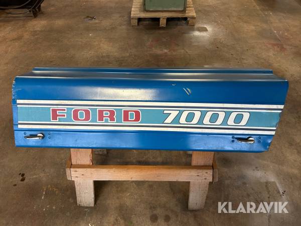 Motorhuv höger till en Ford 7000