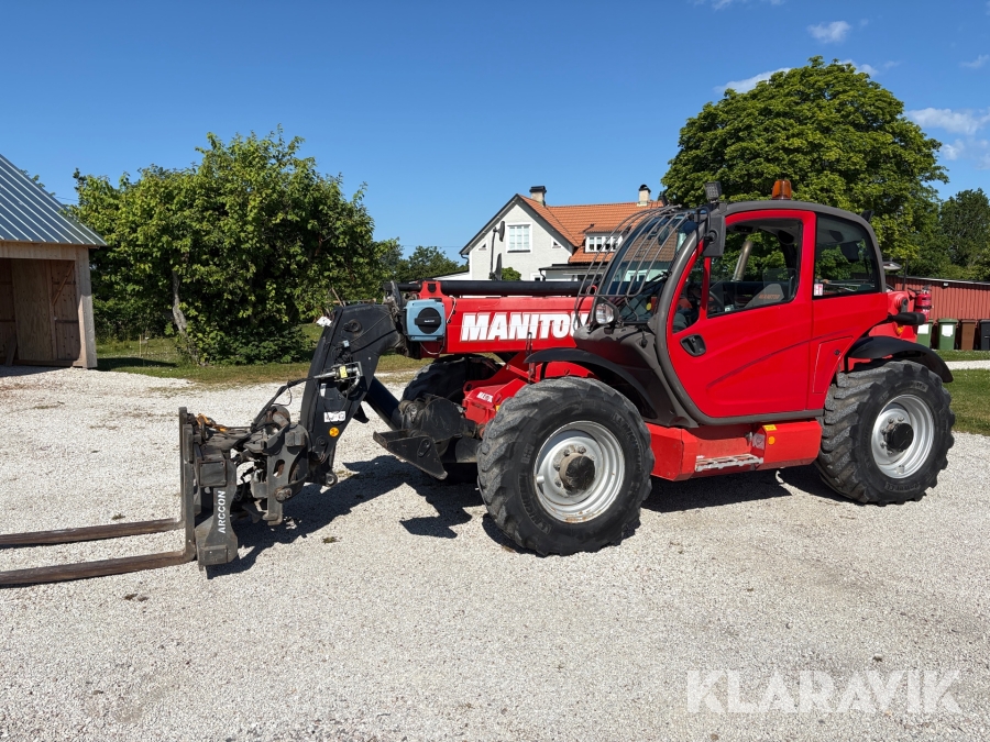 Teleskoplastare Manitou MT1335 ST3B med redskap