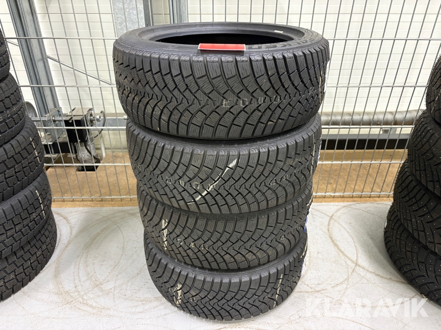 Vinterdäck Falken Winterpeak F-snow 1 215/50R17 4 st