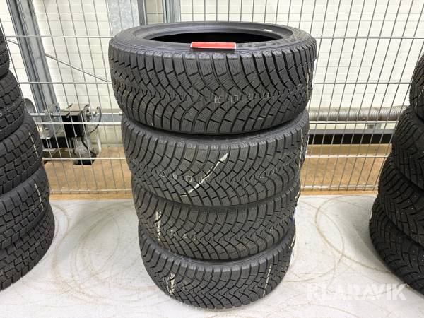 Vinterdäck Falken Winterpeak F-snow 1 215/50R17 4 st