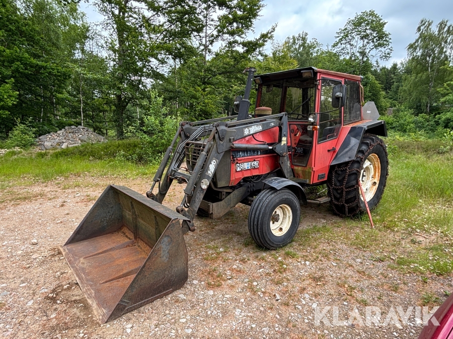 Traktor Valmet 505 med frontlastare