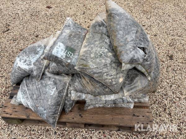 Dekorsten Stenbolaget Krossad basalt grafit 10-20 20kg 15st