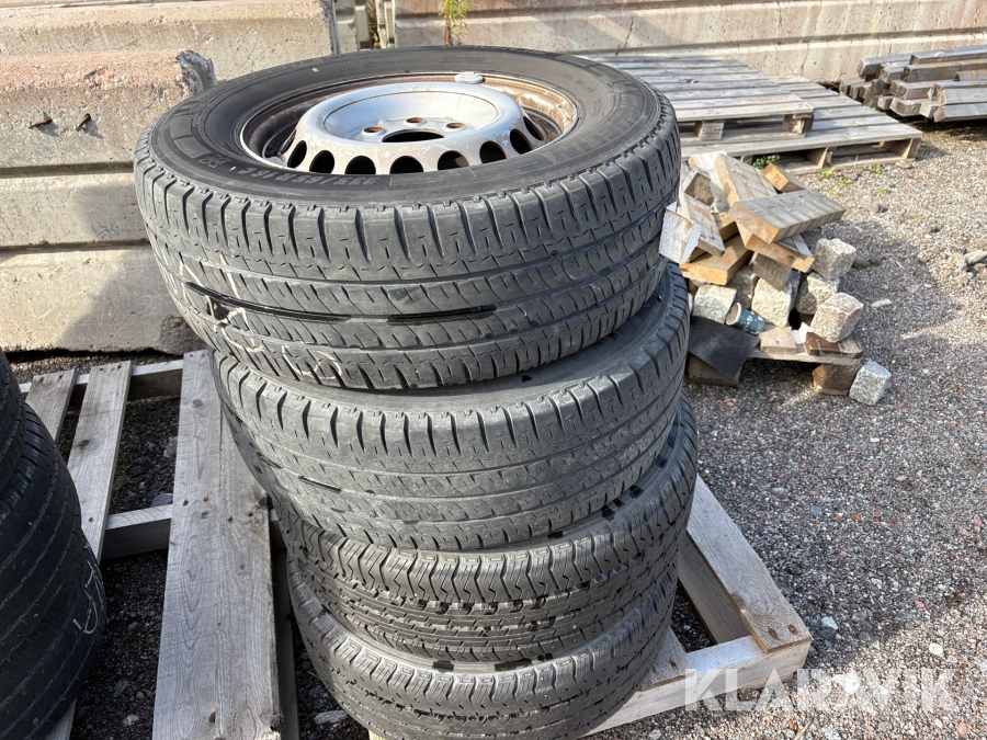 Däck Michelin 235/65R16C 4st