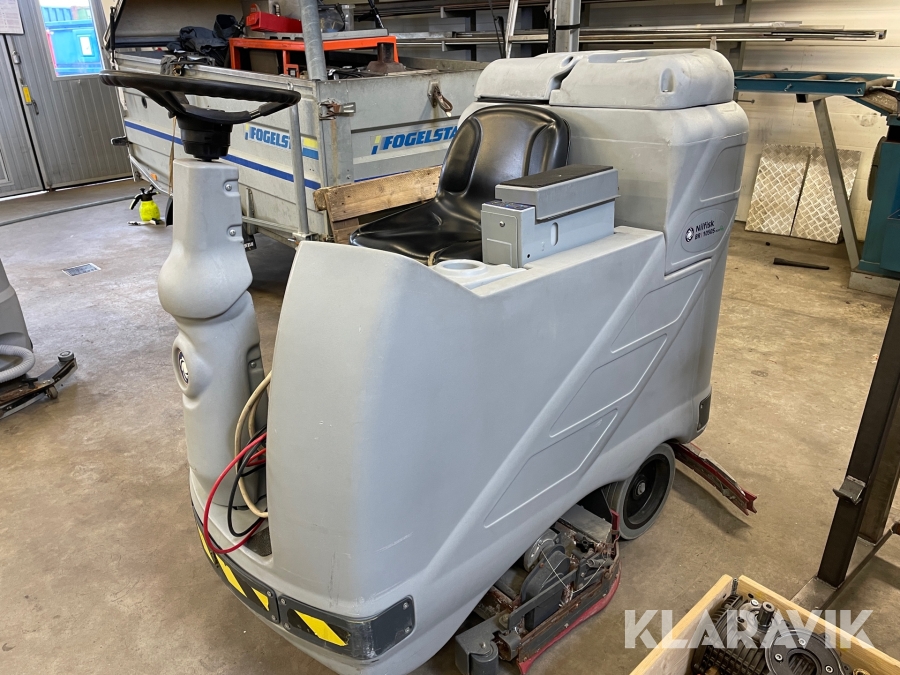 Åkbar skurmaskin Nilfisk BR 1050S