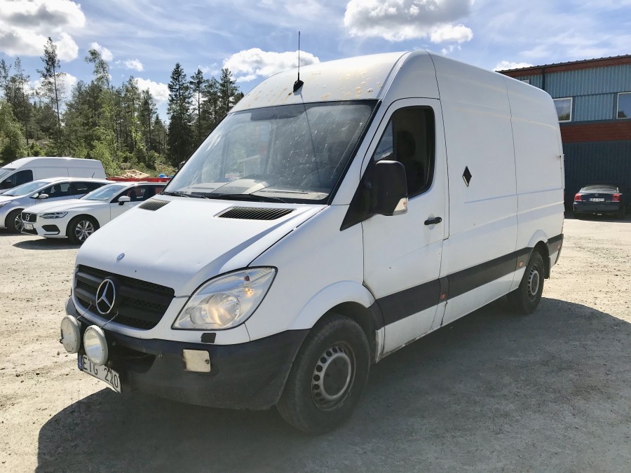 Skåpbil MB, ADR Klassad