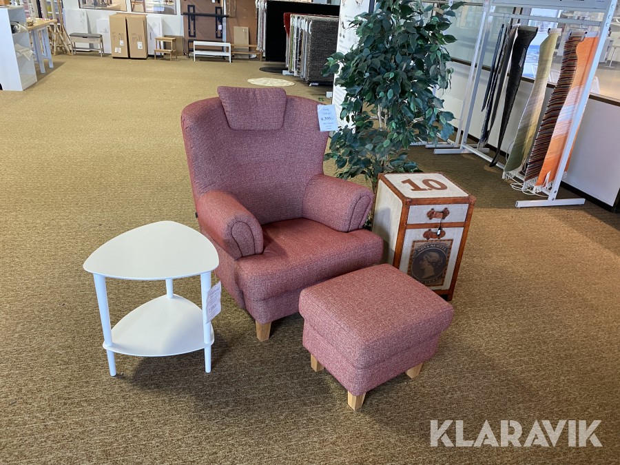 Fåtölj, fotpall, bord, byrå