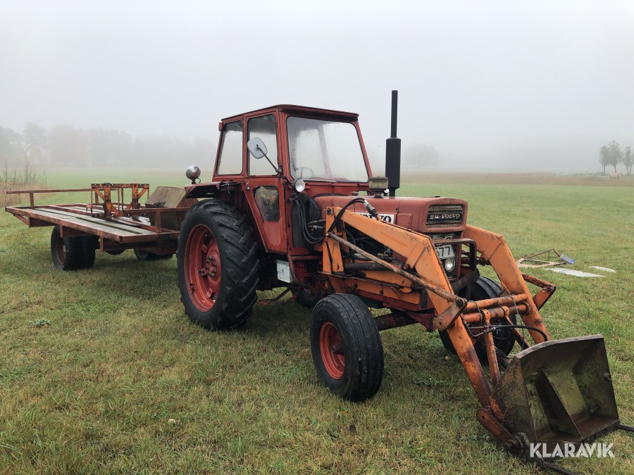 Traktor Volvo BM 650 Med Lastare Och Vagn