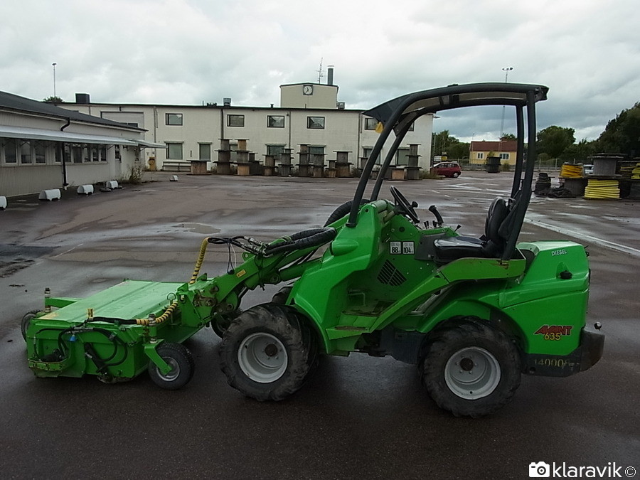 KOMPAKTLASTARE 4 WD RAMSTYRD + SOPVALS MED UPPSAMLARE säljes om ett parti!